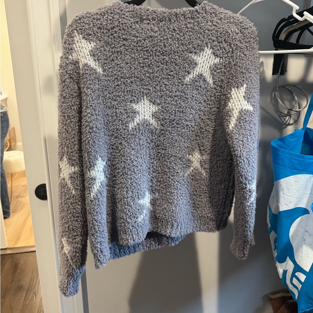 Gray Star Pattern Sweater - Picture 2 of 2